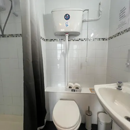 Self Check In Room Accommodation Only The Castle, Coldstream Exterior photo
