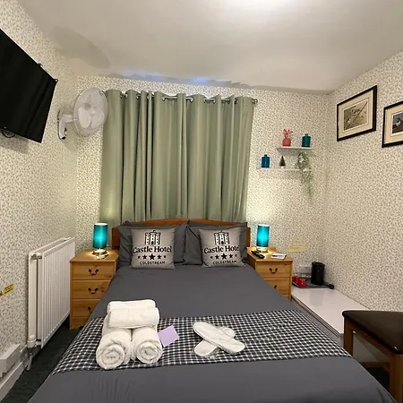 Self Check In Room Accommodation Only The Castle, Coldstream Exterior photo