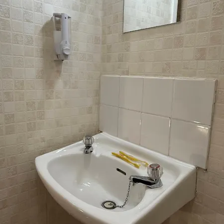 Self Check In Room Accommodation Only The Castle, Coldstream Exterior photo
