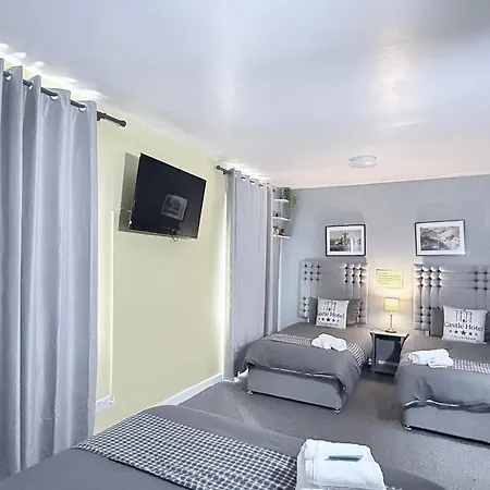 Self Check In Room Accommodation Only The Castle, Coldstream Exterior photo