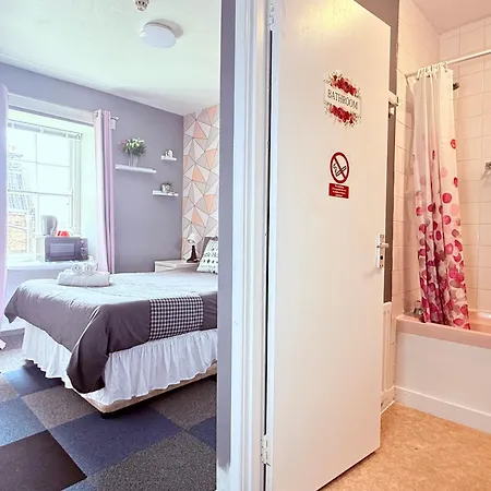 Self Check In Room Accommodation Only The Castle, Coldstream Exterior photo