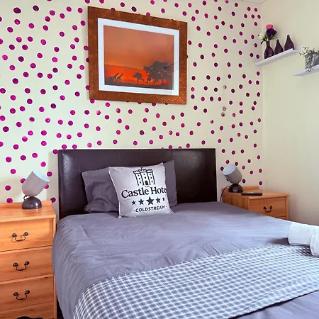 Self Check In Room Accommodation Only The Castle, Coldstream Exterior photo