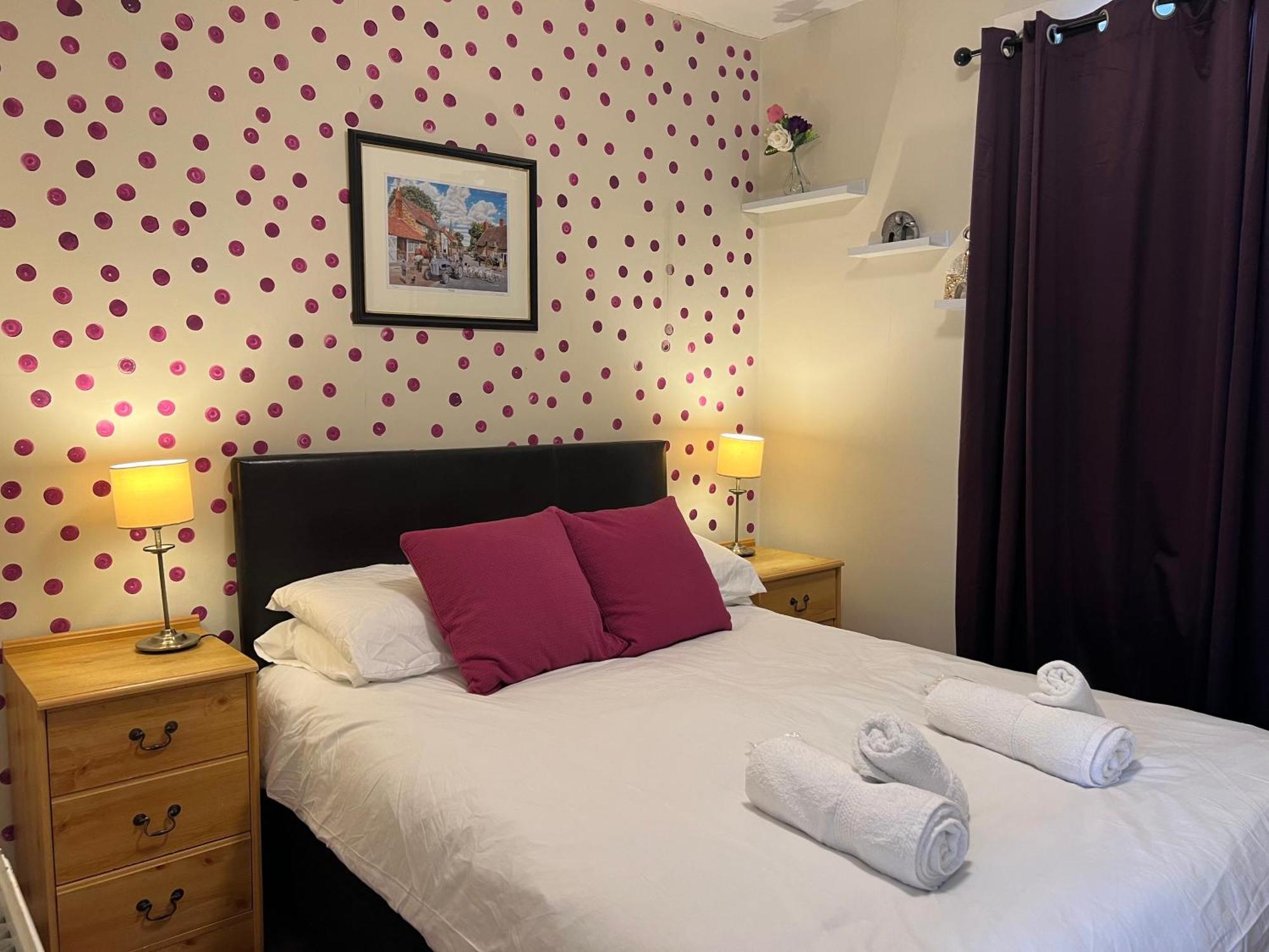 Bed & Breakfast Modern With Self Check-in The Castle,