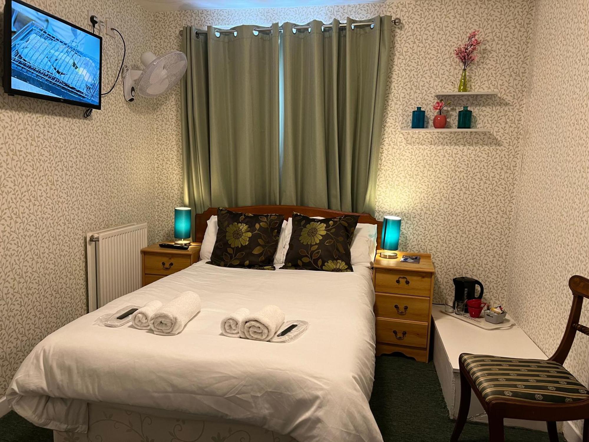 Self Check In Only The Castle, Bed & Breakfast Coldstream