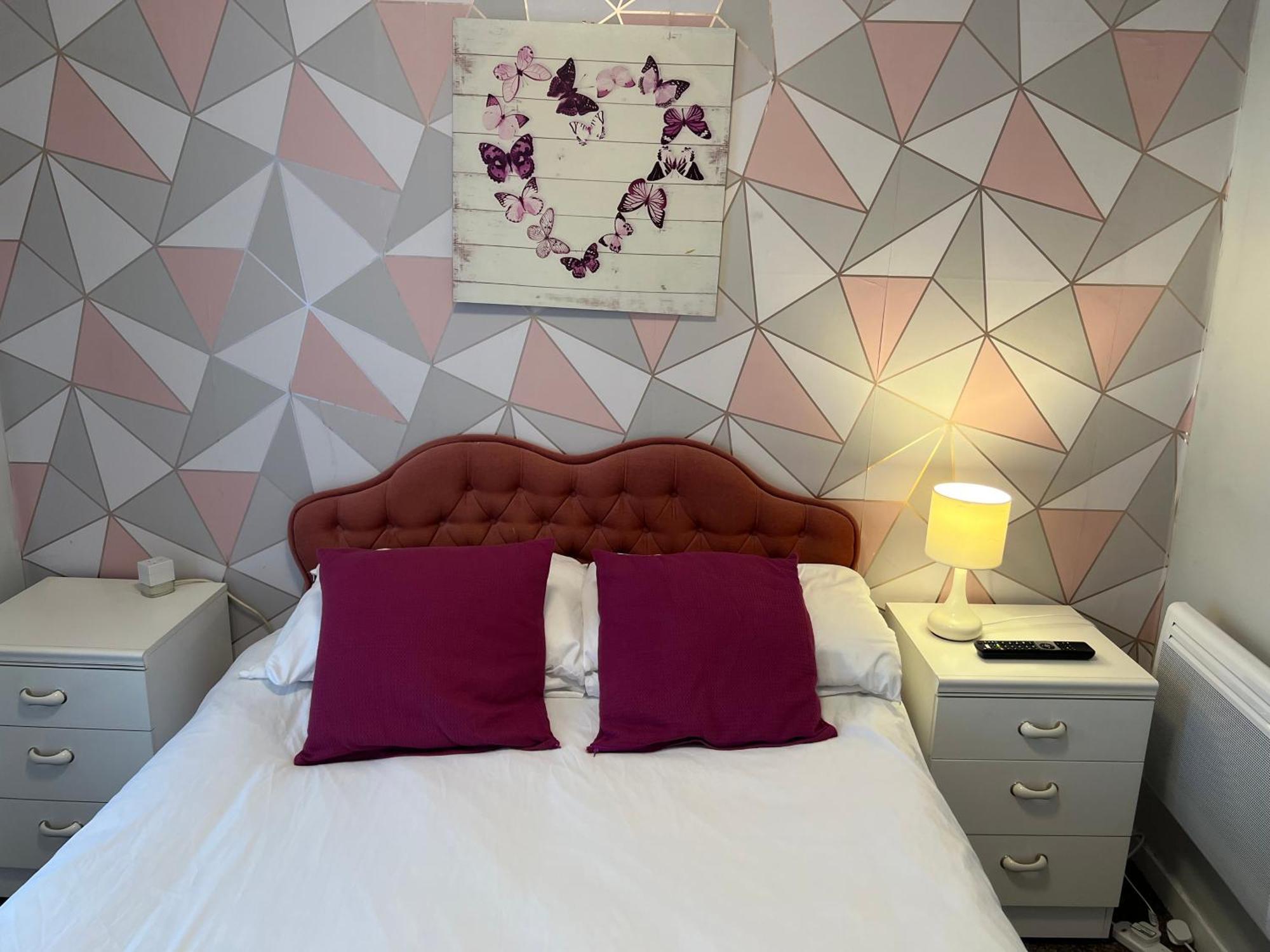 Modern With Self Check-in The Castle, 2* Coldstream