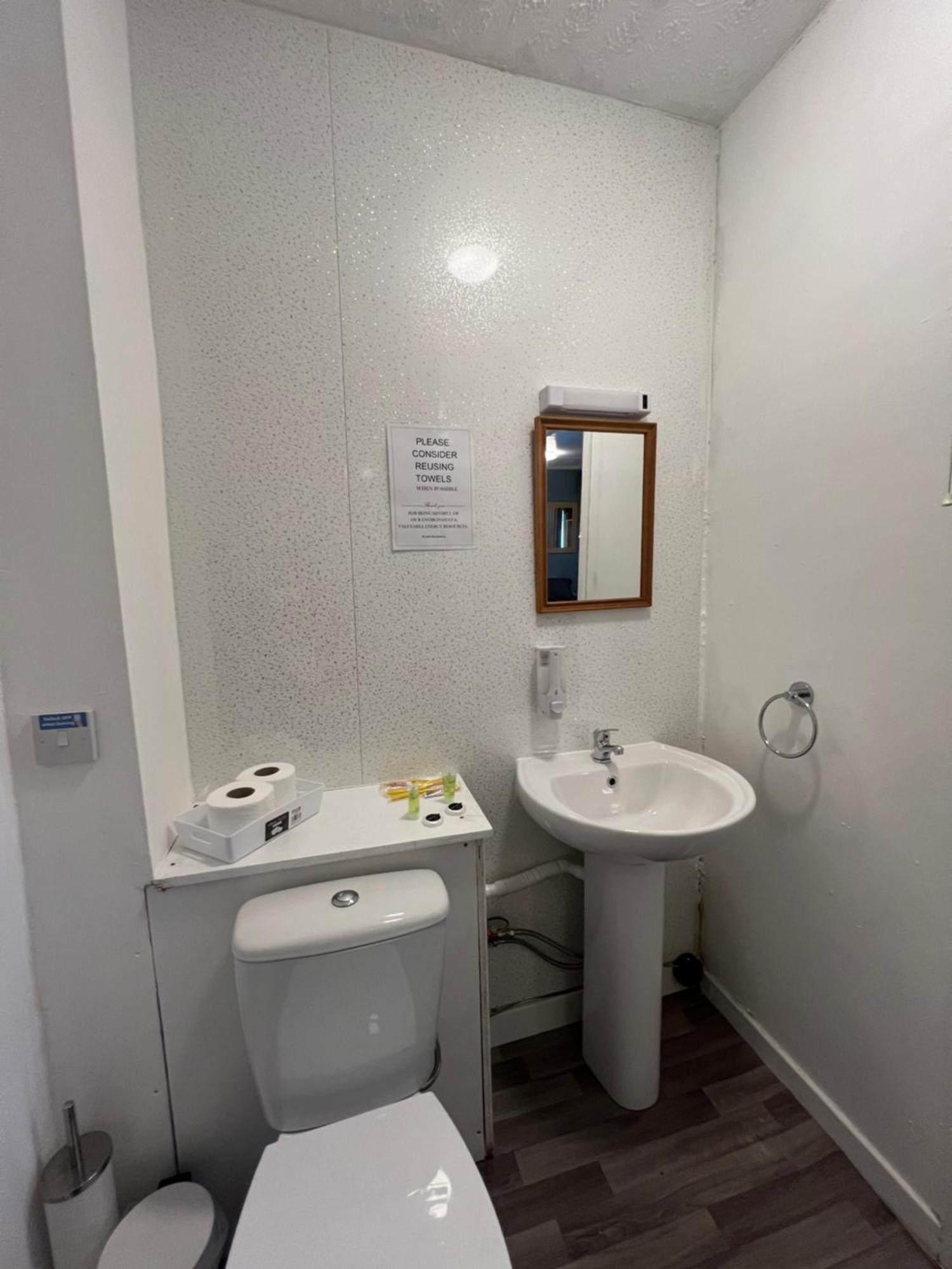Modern With Self Check-in The Castle, 2* Coldstream