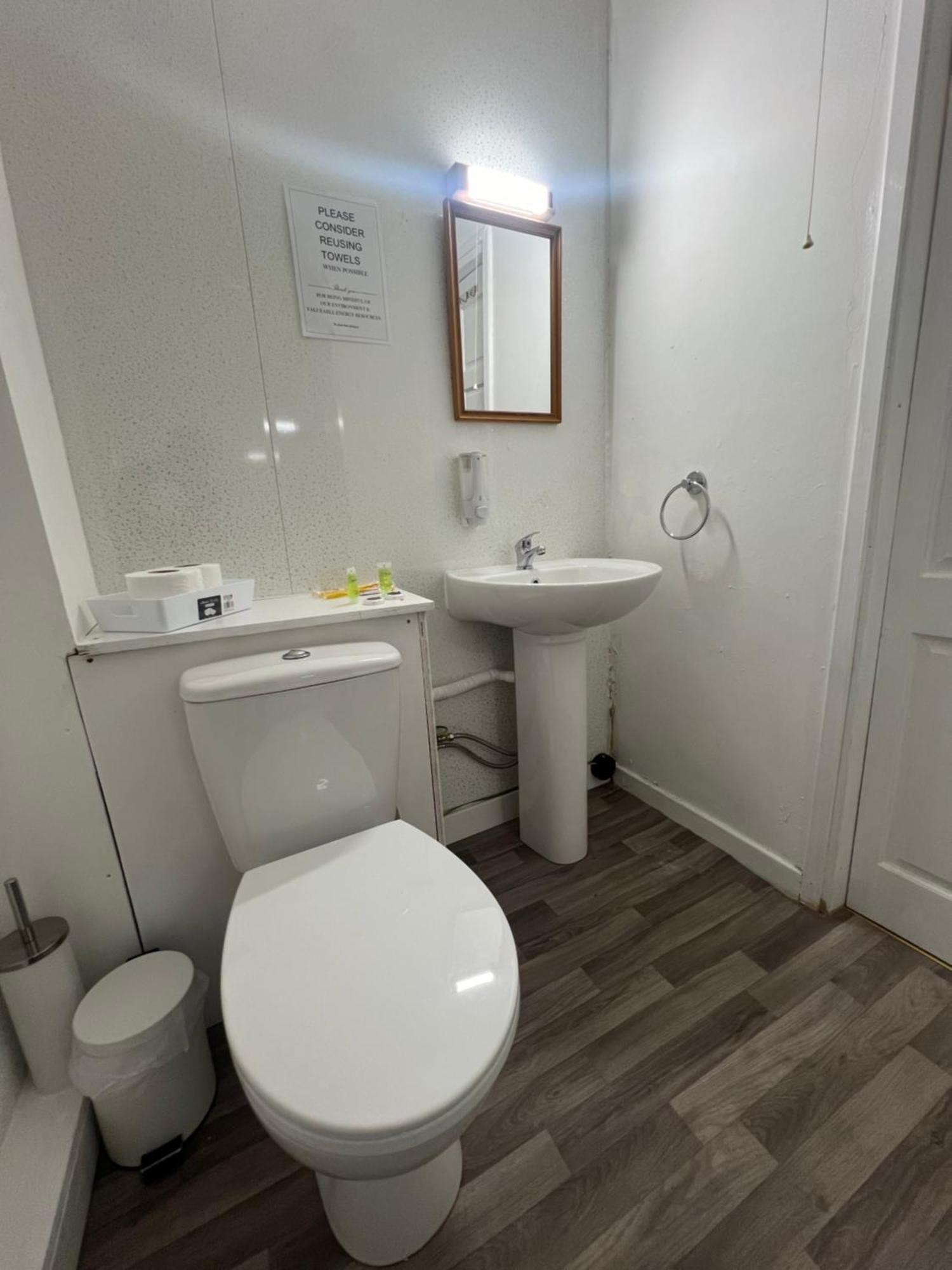 Bed & Breakfast Modern With Self Check-in The Castle,
