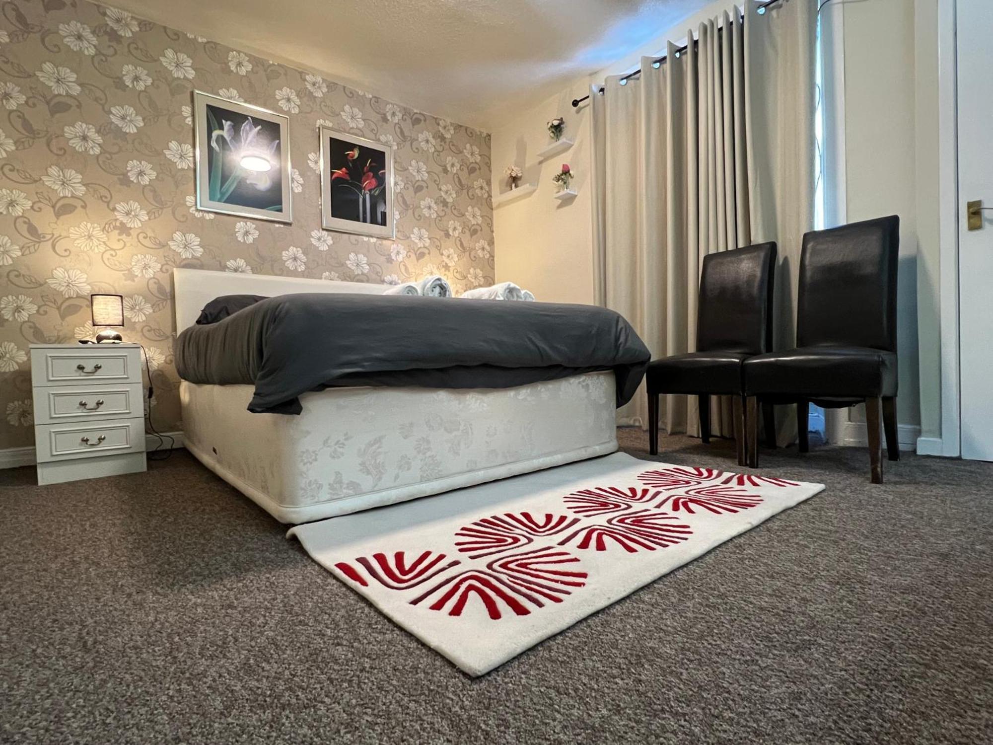 Modern With Self Check-in The Castle, 2* Coldstream