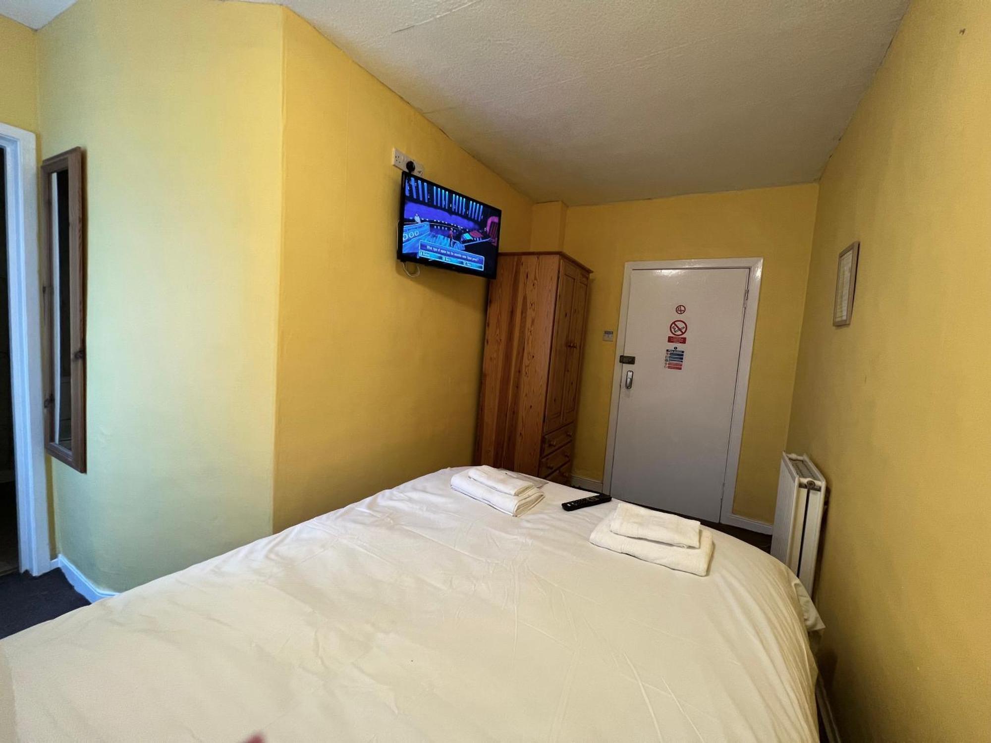 Modern With Self Check-in The Castle, 2*
