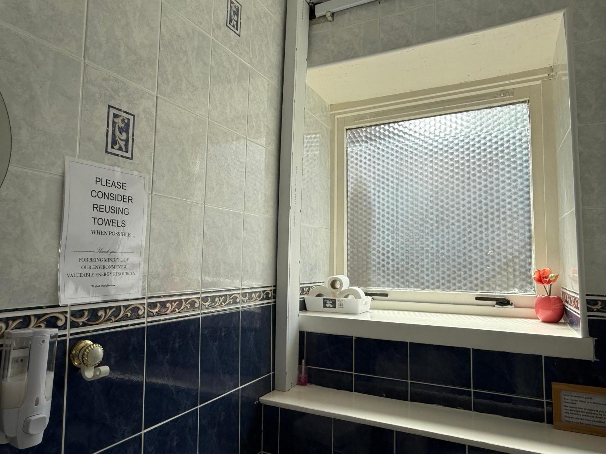 Bed & Breakfast Modern With Self Check-in The Castle, Coldstream