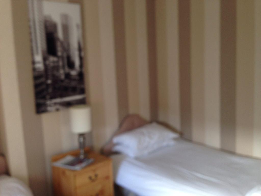 Self Check In Only The Castle, Bed & Breakfast 2*